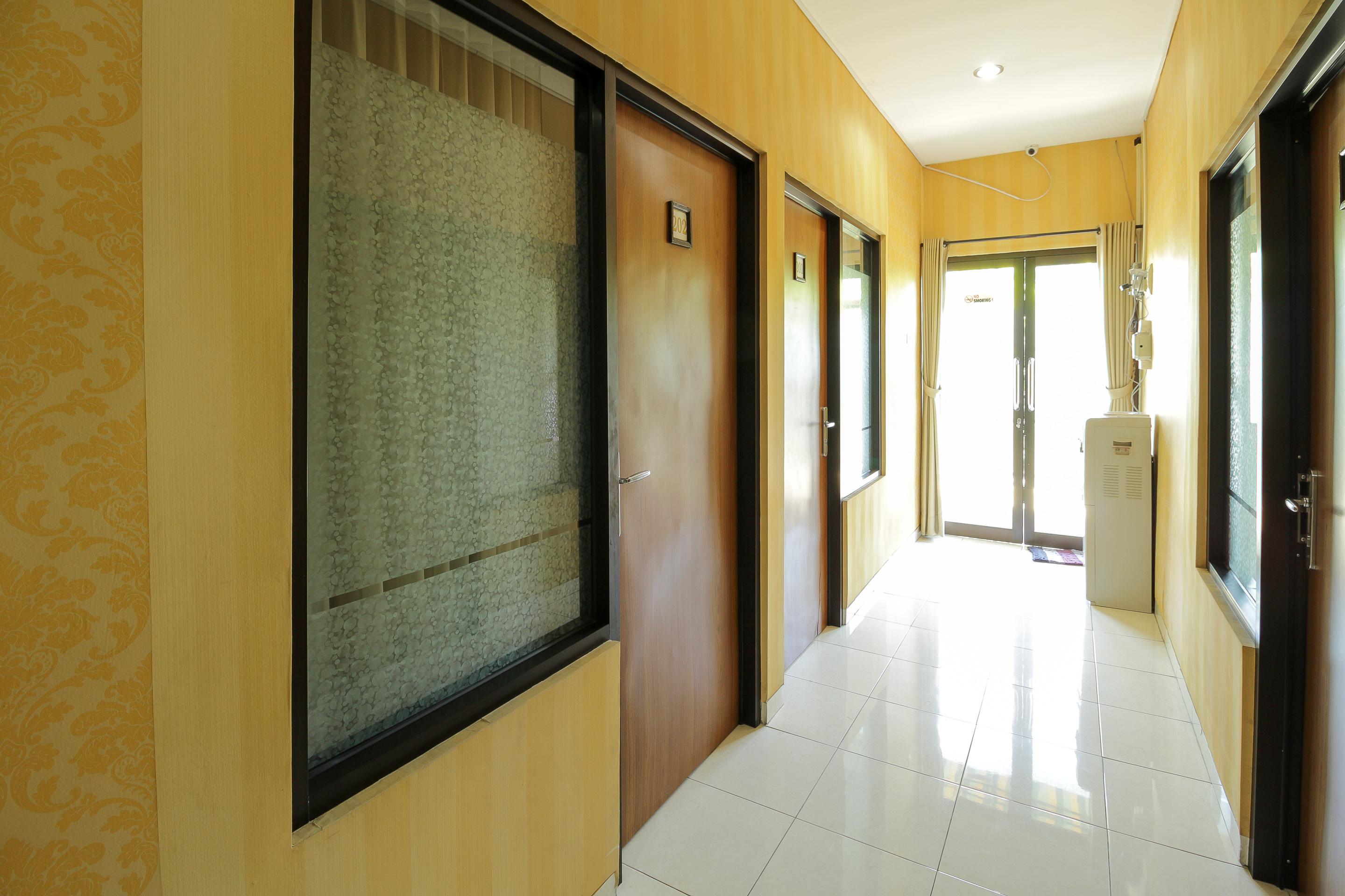 Oyo 734 Tuban Torres Accomodation Kuta  Exterior photo