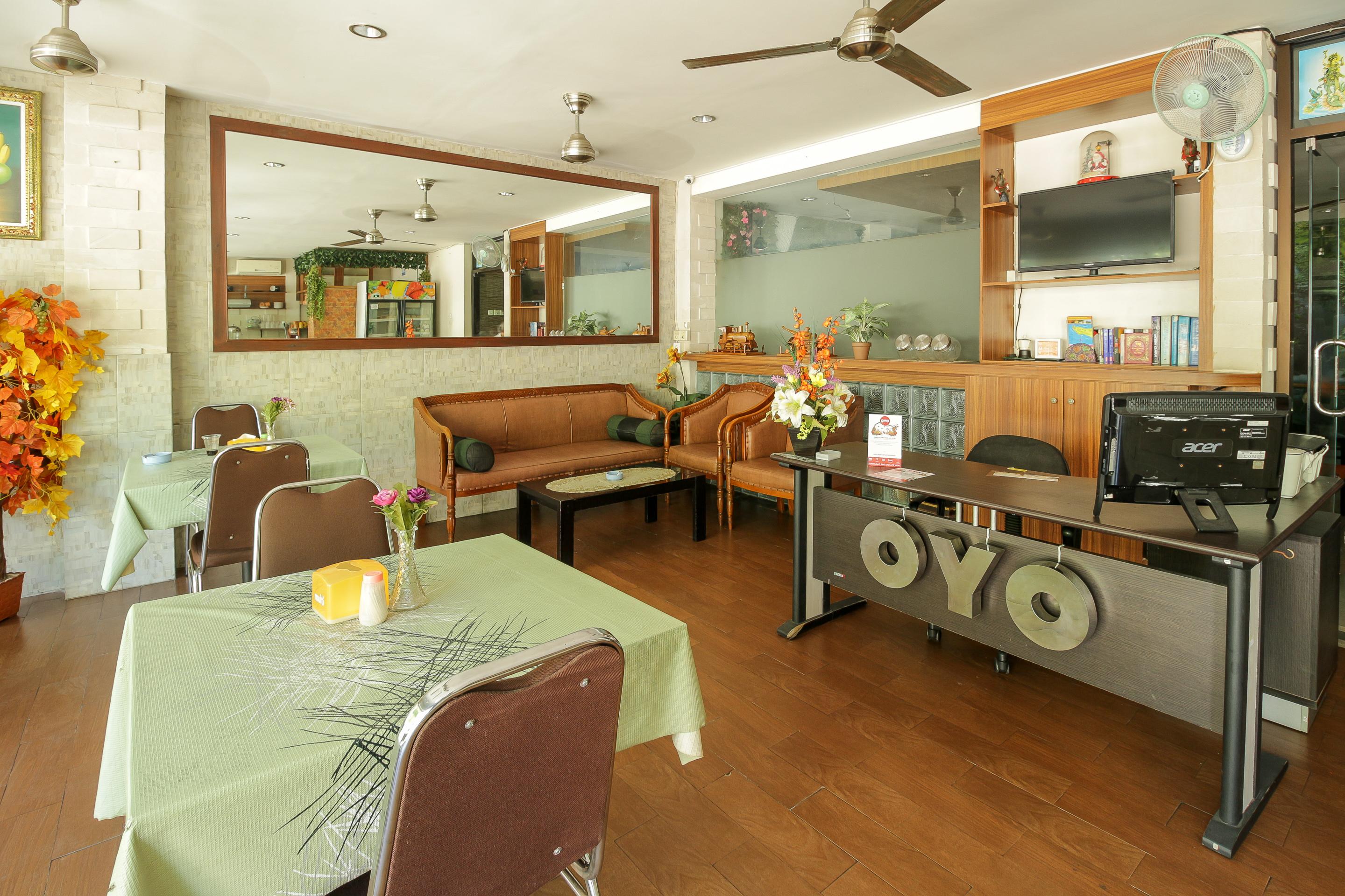 Oyo 734 Tuban Torres Accomodation Kuta  Exterior photo