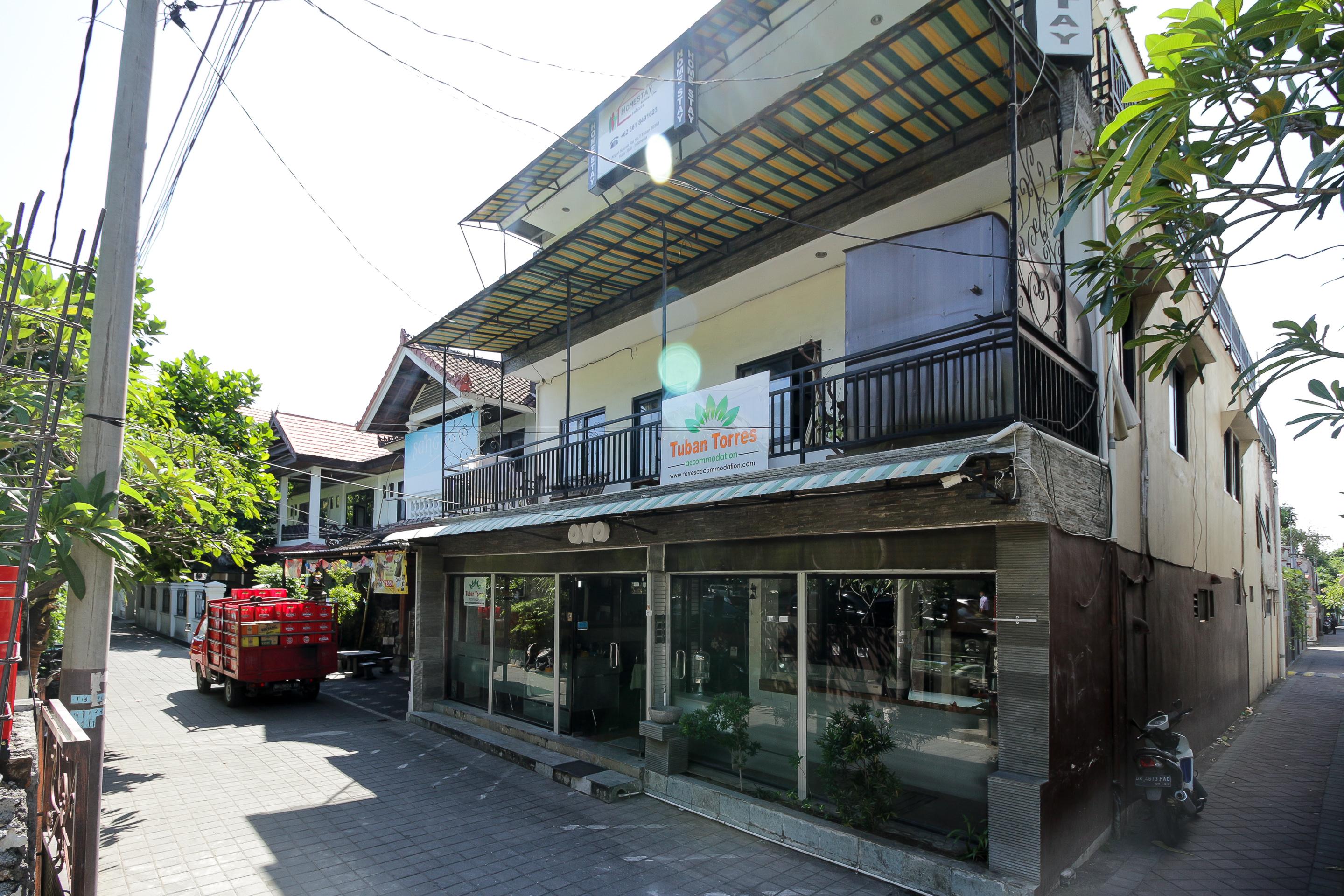 Oyo 734 Tuban Torres Accomodation Kuta  Exterior photo